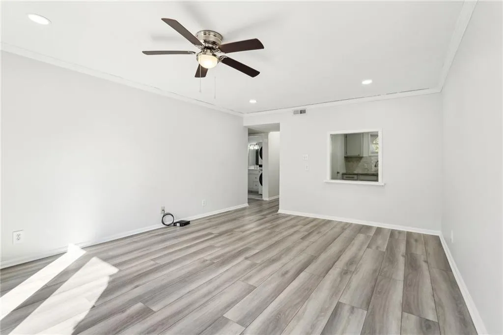 5400 Roswell Road Unit C3, Atlanta, Georgia 30342, 1 Bedroom Bedrooms, ,1 BathroomBathrooms,Residential,Sold,5400 Roswell Road Unit C3,7497443