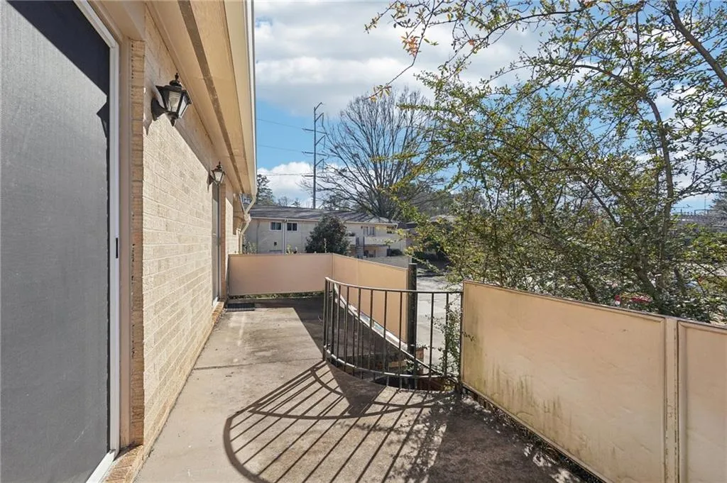 5400 Roswell Road Unit C3, Atlanta, Georgia 30342, 1 Bedroom Bedrooms, ,1 BathroomBathrooms,Residential,Sold,5400 Roswell Road Unit C3,7497443