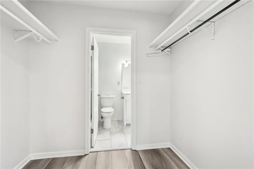 5400 Roswell Road Unit C3, Atlanta, Georgia 30342, 1 Bedroom Bedrooms, ,1 BathroomBathrooms,Residential,Sold,5400 Roswell Road Unit C3,7497443