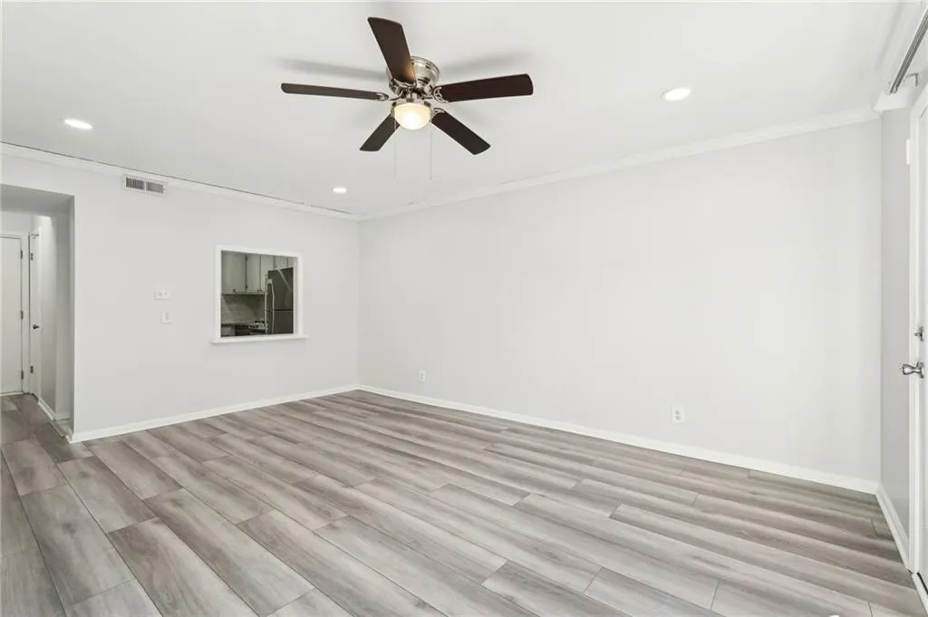5400 Roswell Road Unit C3, Atlanta, Georgia 30342, 1 Bedroom Bedrooms, ,1 BathroomBathrooms,Residential,Sold,5400 Roswell Road Unit C3,7497443