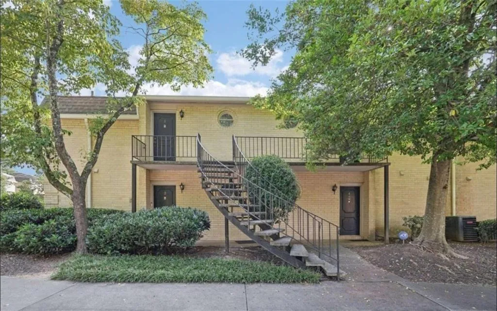 5400 Roswell Road Unit C3, Atlanta, Georgia 30342, 1 Bedroom Bedrooms, ,1 BathroomBathrooms,Residential,Sold,5400 Roswell Road Unit C3,7497443