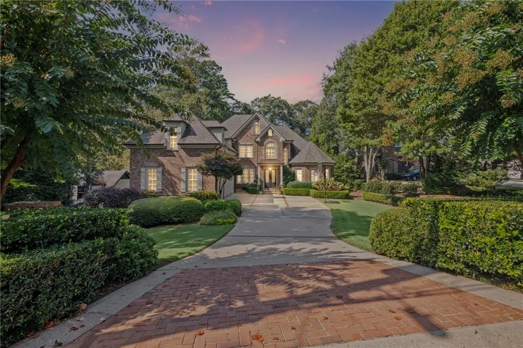 4724 Dudley Lane, Atlanta, Georgia 30327, 5 Bedrooms Bedrooms, ,5 BathroomsBathrooms,Residential,For Sale,4724 Dudley Lane,7650388