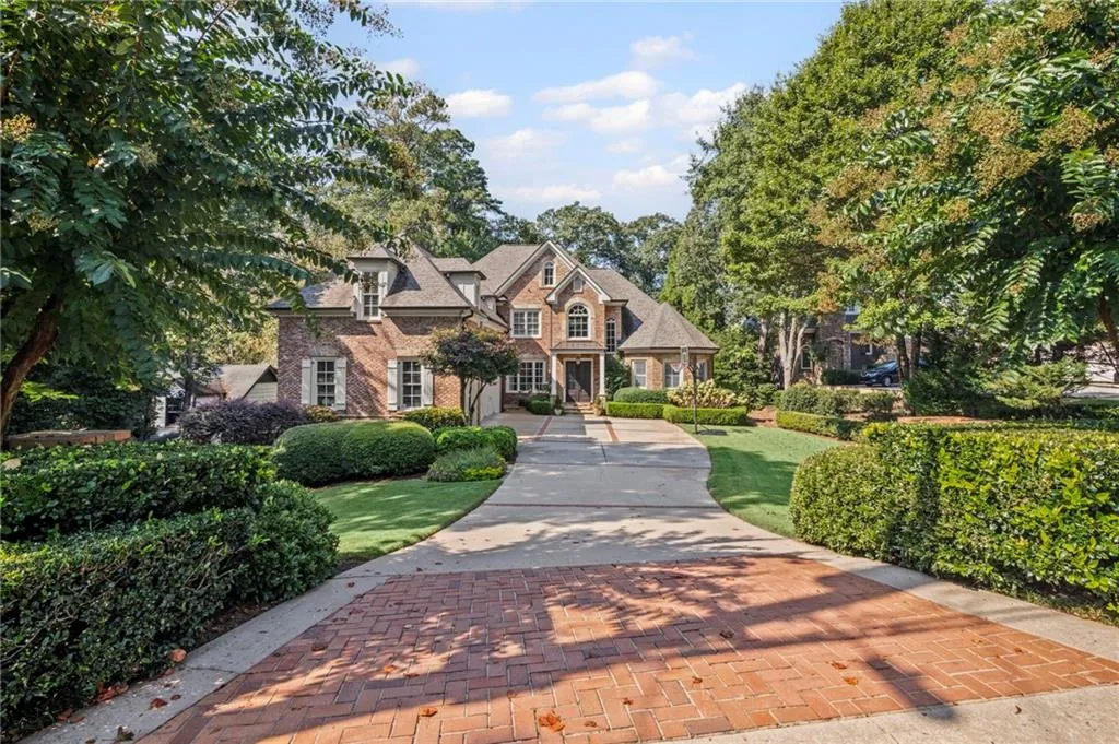 4724 Dudley Lane, Atlanta, Georgia 30327, 5 Bedrooms Bedrooms, ,5 BathroomsBathrooms,Residential,For Sale,4724 Dudley Lane,7650388
