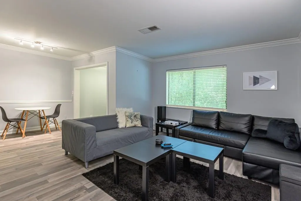 1603 Wingate Way, Sandy Springs, Georgia 30350, 1 Bedroom Bedrooms, ,1 BathroomBathrooms,Residential,Sold,1603 Wingate Way,6588123