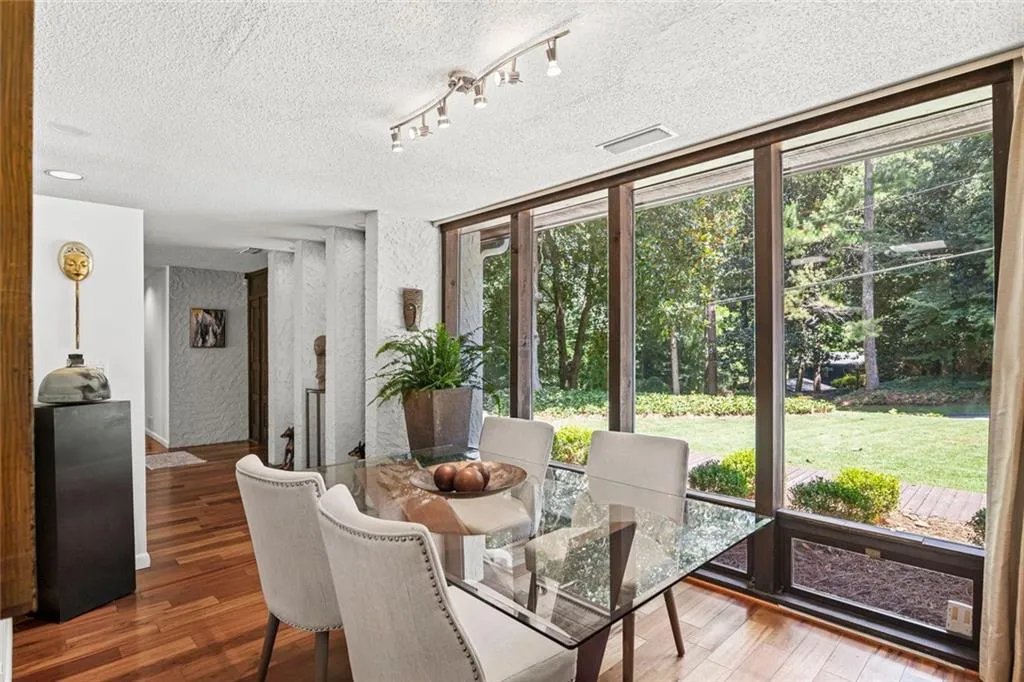 496 Kingswood Lane Nw, Atlanta, Georgia 30305, 2 Bedrooms Bedrooms, ,3 BathroomsBathrooms,Residential,For Sale,496 Kingswood Lane Nw,7620772