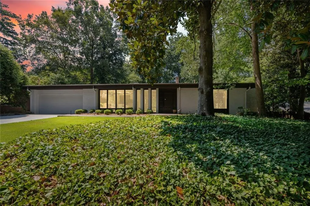 496 Kingswood Lane Nw, Atlanta, Georgia 30305, 2 Bedrooms Bedrooms, ,3 BathroomsBathrooms,Residential,For Sale,496 Kingswood Lane Nw,7620772