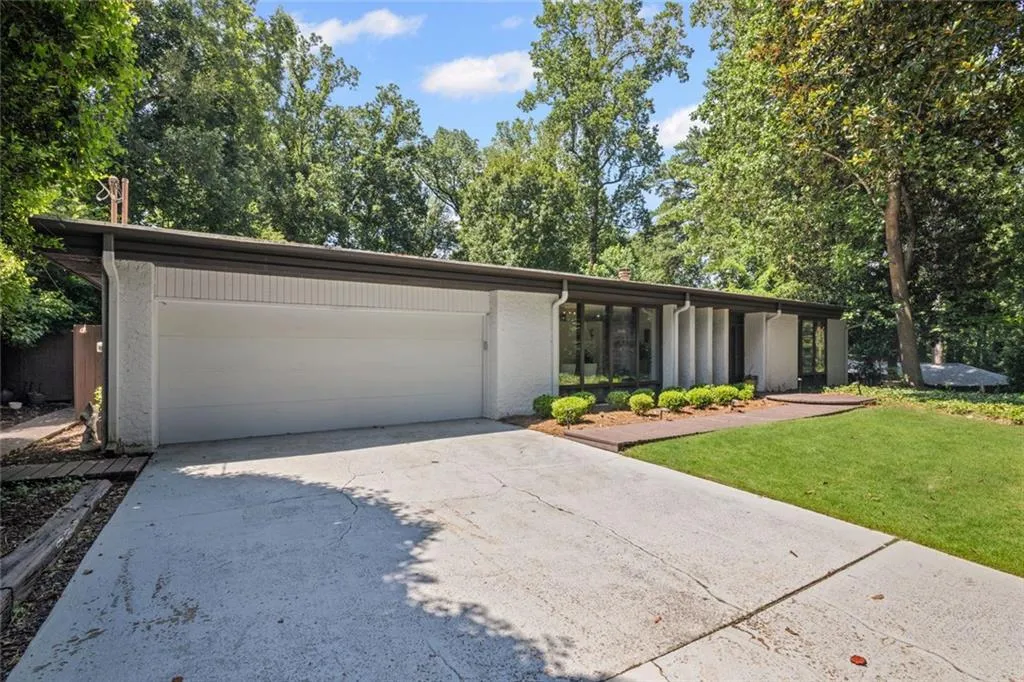 496 Kingswood Lane Nw, Atlanta, Georgia 30305, 2 Bedrooms Bedrooms, ,3 BathroomsBathrooms,Residential,For Sale,496 Kingswood Lane Nw,7620772