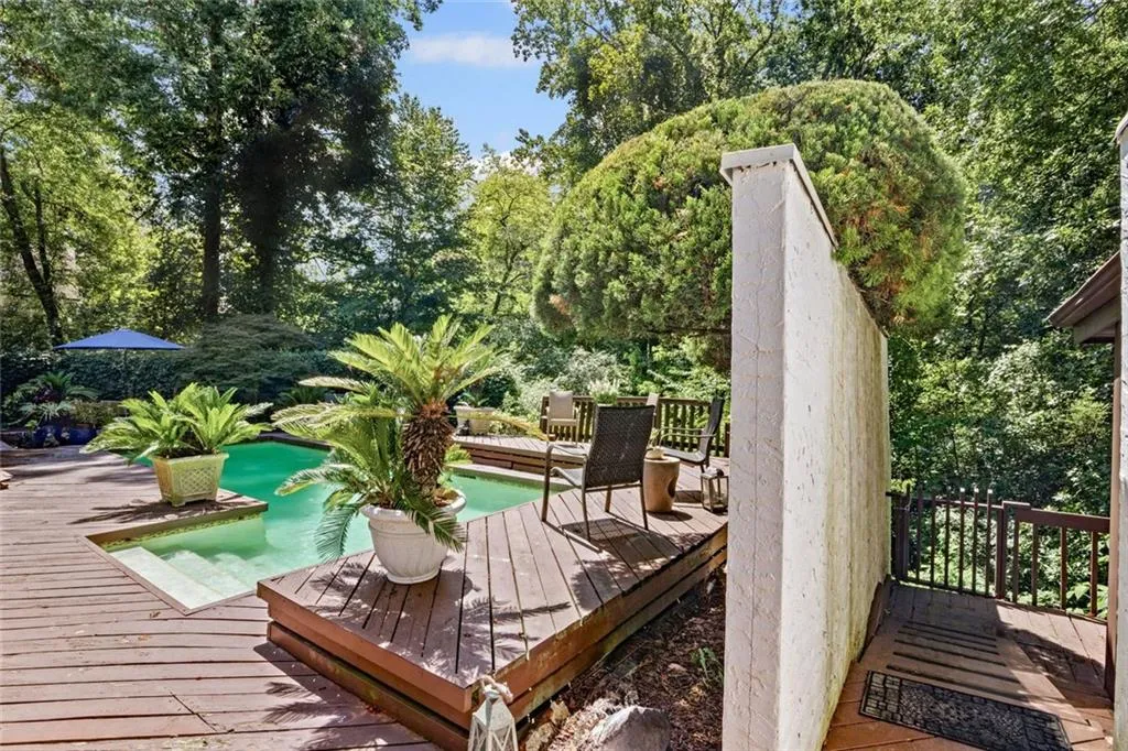 496 Kingswood Lane Nw, Atlanta, Georgia 30305, 2 Bedrooms Bedrooms, ,3 BathroomsBathrooms,Residential,For Sale,496 Kingswood Lane Nw,7620772