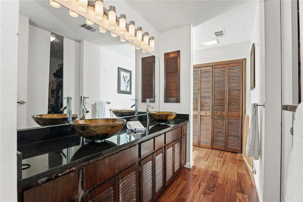 496 Kingswood Lane Nw, Atlanta, Georgia 30305, 2 Bedrooms Bedrooms, ,3 BathroomsBathrooms,Residential,For Sale,496 Kingswood Lane Nw,7620772