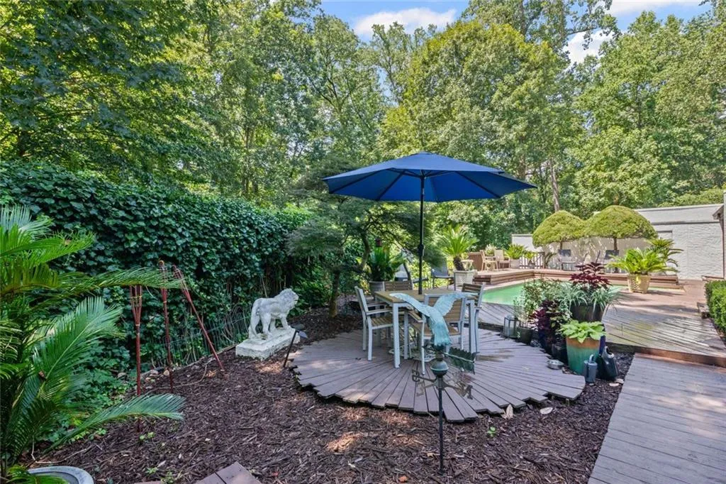 496 Kingswood Lane Nw, Atlanta, Georgia 30305, 2 Bedrooms Bedrooms, ,3 BathroomsBathrooms,Residential,For Sale,496 Kingswood Lane Nw,7620772