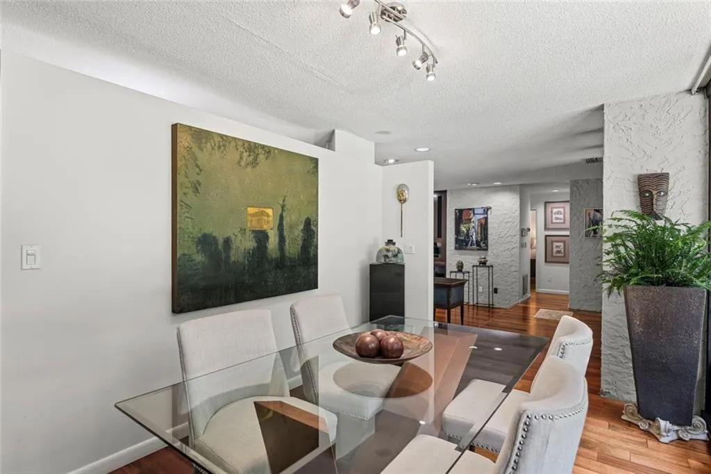 496 Kingswood Lane Nw, Atlanta, Georgia 30305, 2 Bedrooms Bedrooms, ,3 BathroomsBathrooms,Residential,For Sale,496 Kingswood Lane Nw,7620772