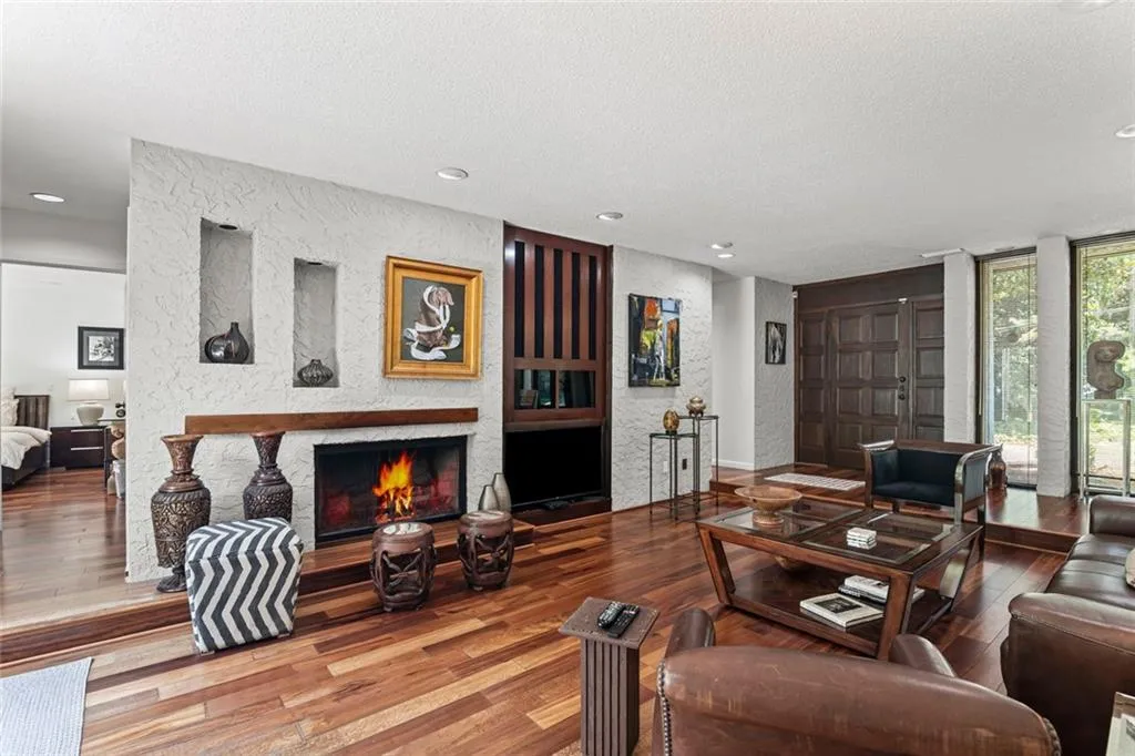 496 Kingswood Lane Nw, Atlanta, Georgia 30305, 2 Bedrooms Bedrooms, ,3 BathroomsBathrooms,Residential,For Sale,496 Kingswood Lane Nw,7620772