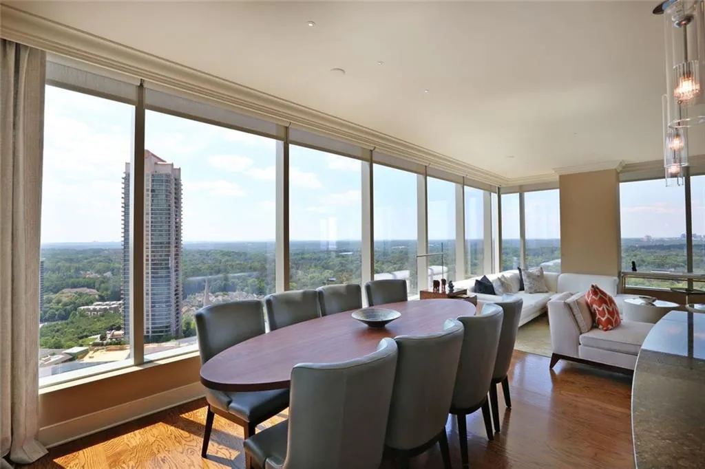 3630 Peachtree Road Ne Unit 2007, Atlanta, Georgia 30326, 2 Bedrooms Bedrooms, ,2 BathroomsBathrooms,Residential,Sold,3630 Peachtree Road Ne Unit 2007,5696347