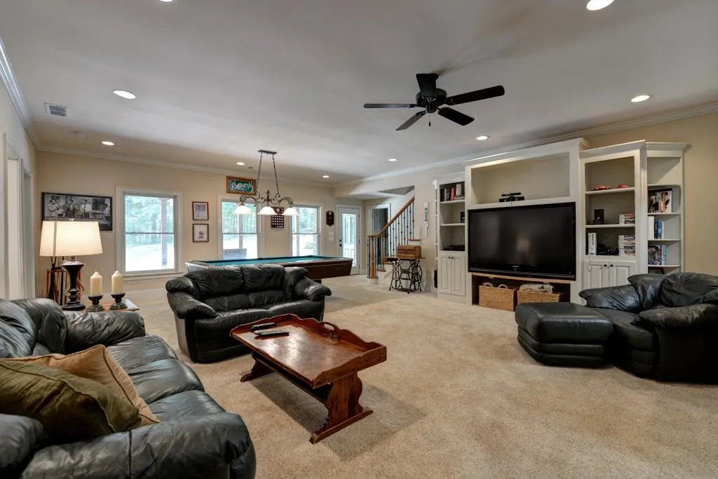 610 Windsor Parkway Ne, Sandy Springs, Georgia 30342, 5 Bedrooms Bedrooms, ,5 BathroomsBathrooms,Residential,Sold,610 Windsor Parkway Ne,5646166