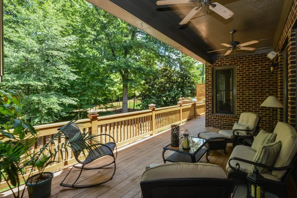 610 Windsor Parkway Ne, Sandy Springs, Georgia 30342, 5 Bedrooms Bedrooms, ,5 BathroomsBathrooms,Residential,Sold,610 Windsor Parkway Ne,5646166
