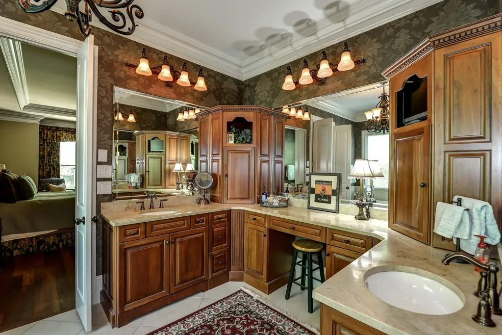 610 Windsor Parkway Ne, Sandy Springs, Georgia 30342, 5 Bedrooms Bedrooms, ,5 BathroomsBathrooms,Residential,Sold,610 Windsor Parkway Ne,5646166