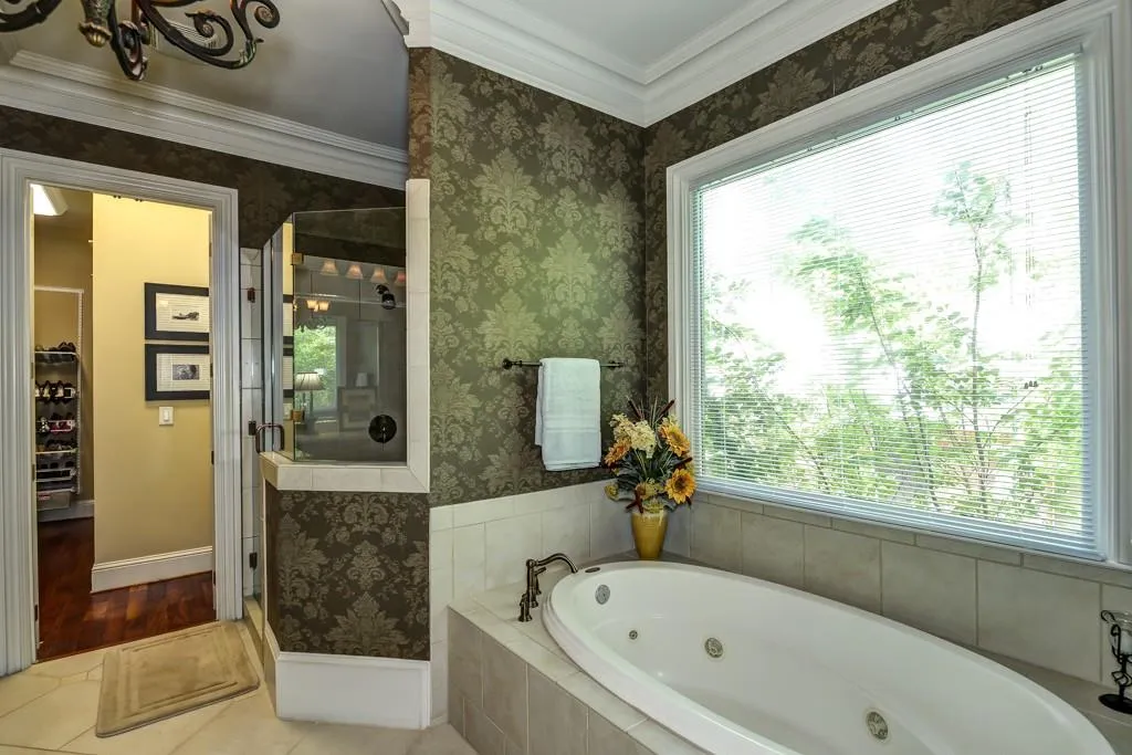 610 Windsor Parkway Ne, Sandy Springs, Georgia 30342, 5 Bedrooms Bedrooms, ,5 BathroomsBathrooms,Residential,Sold,610 Windsor Parkway Ne,5646166