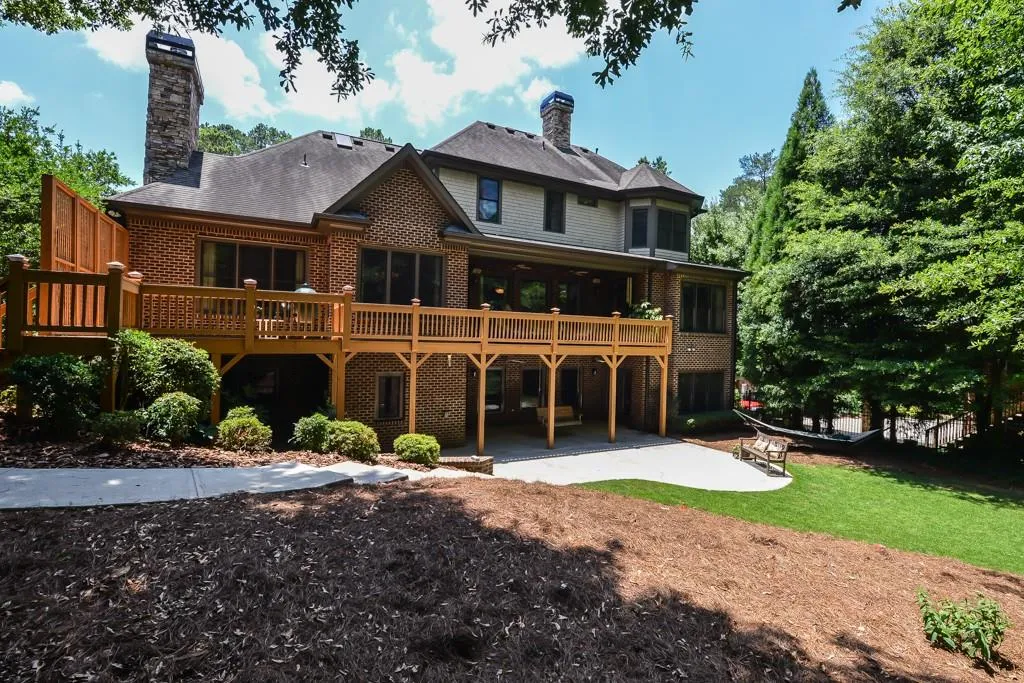 610 Windsor Parkway Ne, Sandy Springs, Georgia 30342, 5 Bedrooms Bedrooms, ,5 BathroomsBathrooms,Residential,Sold,610 Windsor Parkway Ne,5646166