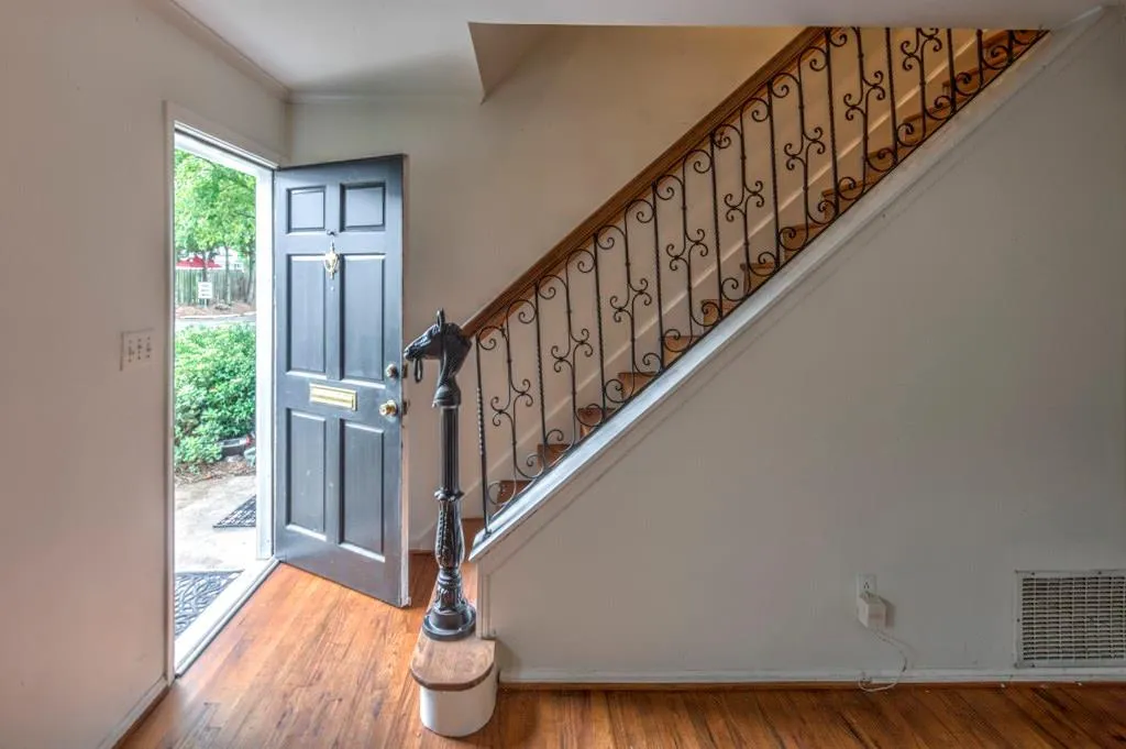 136 Peachtree Memorial Drive Nw Unit Nc6, Atlanta, Georgia 30309, 2 Bedrooms Bedrooms, ,1 BathroomBathrooms,Residential,Sold,136 Peachtree Memorial Drive Nw Unit Nc6,5631648