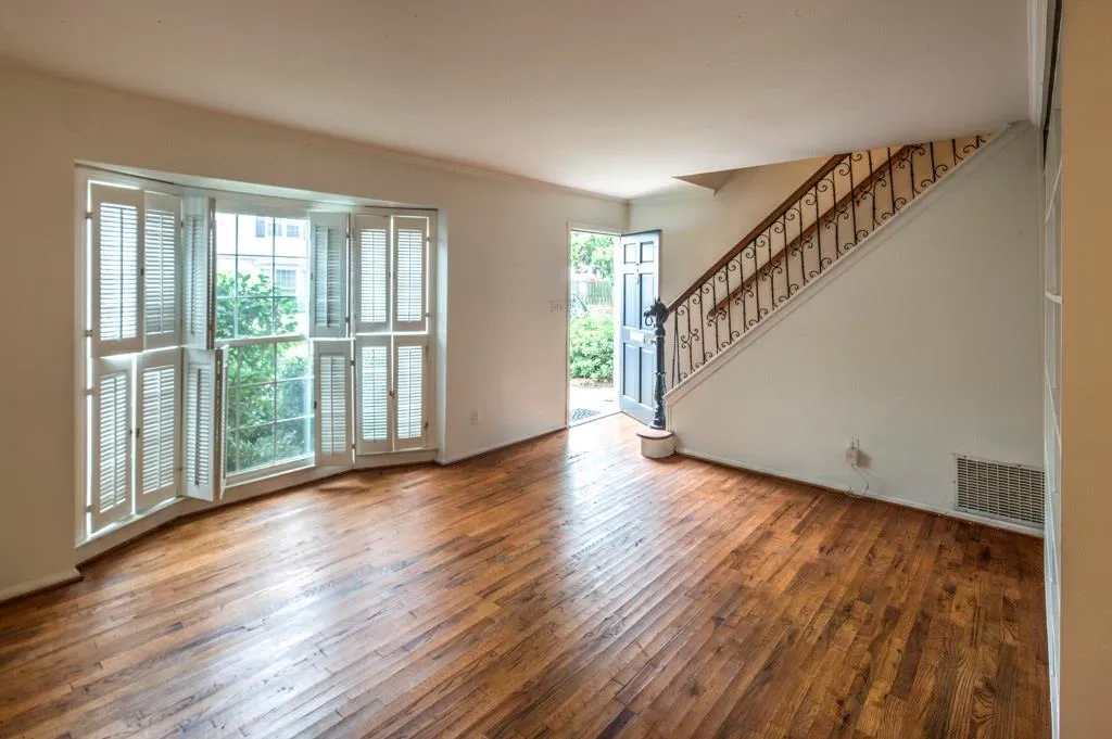 136 Peachtree Memorial Drive Nw Unit Nc6, Atlanta, Georgia 30309, 2 Bedrooms Bedrooms, ,1 BathroomBathrooms,Residential,Sold,136 Peachtree Memorial Drive Nw Unit Nc6,5631648