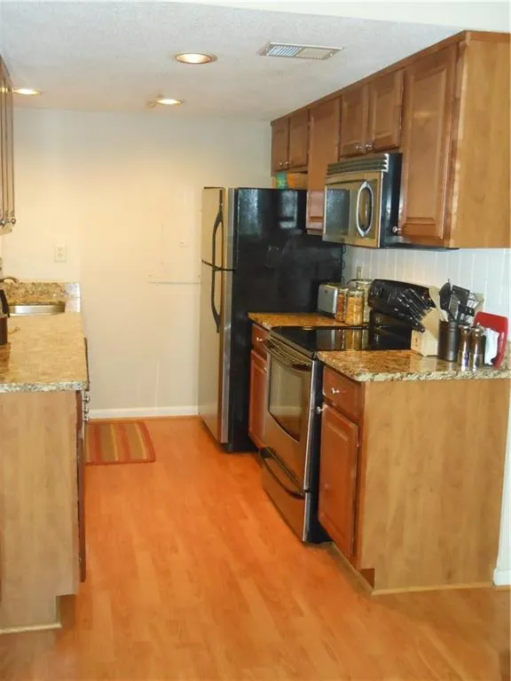 6900 Roswell Road Unit N4, Atlanta, Georgia 30328, 2 Bedrooms Bedrooms, ,2 BathroomsBathrooms,Residential,Sold,6900 Roswell Road Unit N4,5669392