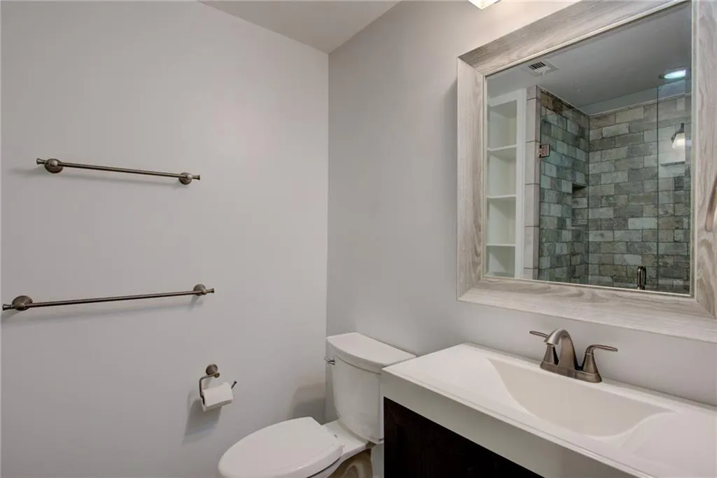 6113 Park Avenue, Atlanta, Georgia 30342, 3 Bedrooms Bedrooms, ,2 BathroomsBathrooms,Residential,Sold,6113 Park Avenue,7194232