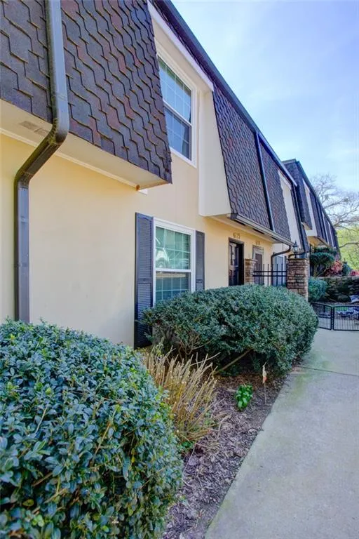 6113 Park Avenue, Atlanta, Georgia 30342, 3 Bedrooms Bedrooms, ,2 BathroomsBathrooms,Residential,Sold,6113 Park Avenue,7194232