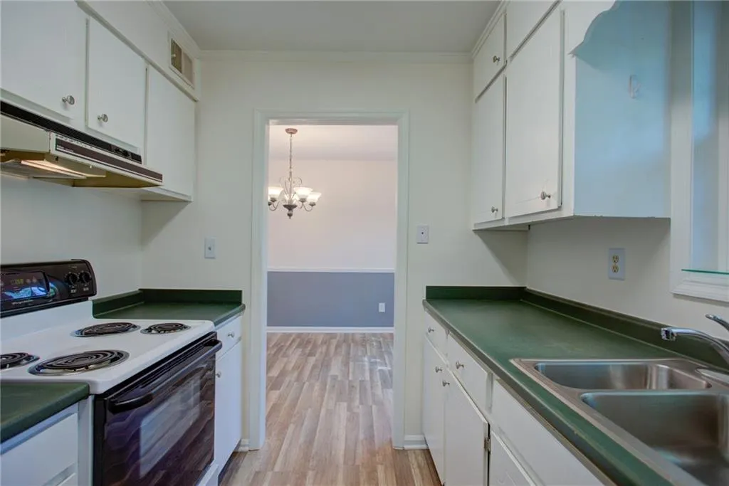 6113 Park Avenue, Atlanta, Georgia 30342, 3 Bedrooms Bedrooms, ,2 BathroomsBathrooms,Residential,Sold,6113 Park Avenue,7194232