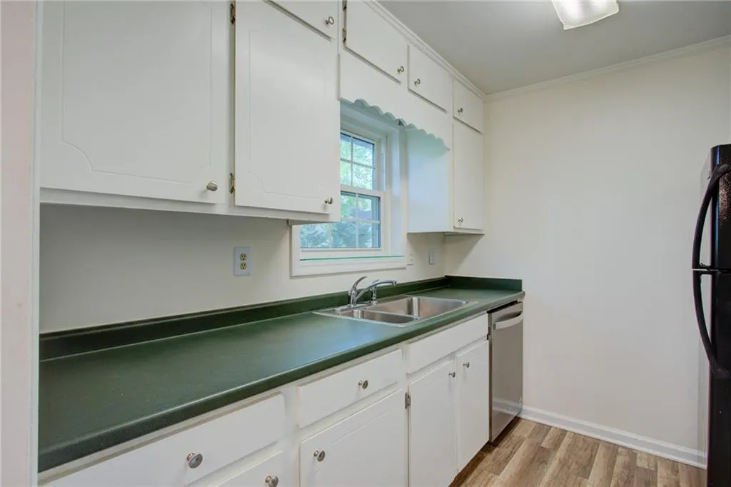6113 Park Avenue, Atlanta, Georgia 30342, 3 Bedrooms Bedrooms, ,2 BathroomsBathrooms,Residential,Sold,6113 Park Avenue,7194232