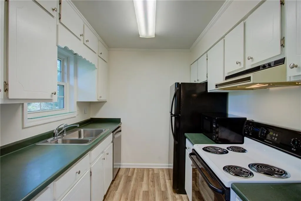 6113 Park Avenue, Atlanta, Georgia 30342, 3 Bedrooms Bedrooms, ,2 BathroomsBathrooms,Residential,Sold,6113 Park Avenue,7194232