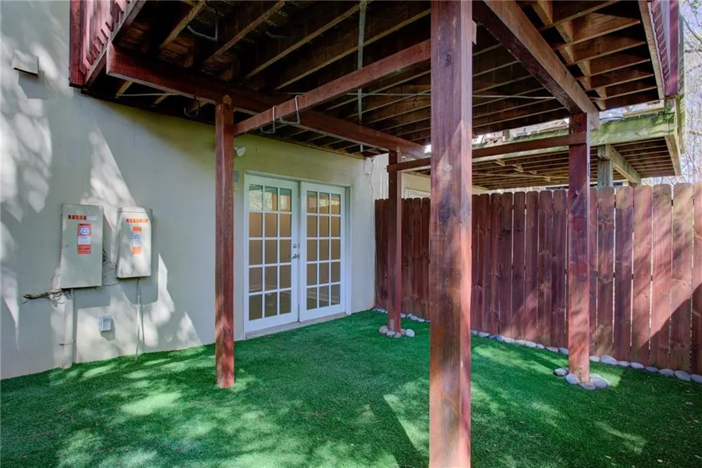 6113 Park Avenue, Atlanta, Georgia 30342, 3 Bedrooms Bedrooms, ,2 BathroomsBathrooms,Residential,Sold,6113 Park Avenue,7194232