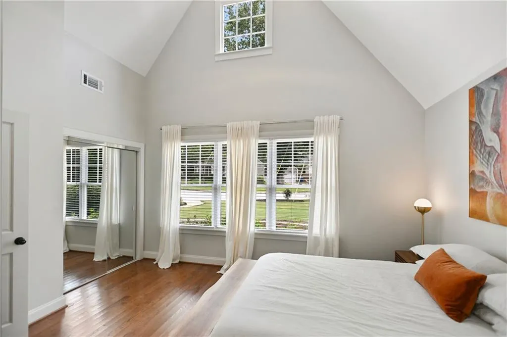 2067 Fairhaven Circle Ne, Atlanta, Georgia 30305, 2 Bedrooms Bedrooms, ,2 BathroomsBathrooms,Residential,For Sale,2067 Fairhaven Circle Ne,7637398