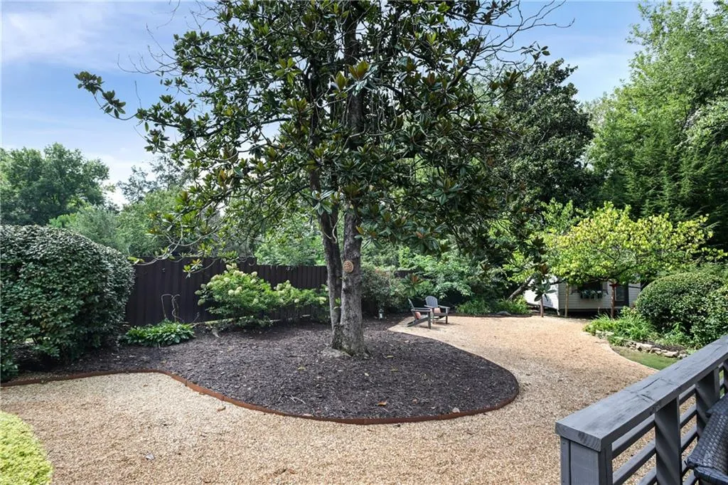 2067 Fairhaven Circle Ne, Atlanta, Georgia 30305, 2 Bedrooms Bedrooms, ,2 BathroomsBathrooms,Residential,For Sale,2067 Fairhaven Circle Ne,7637398