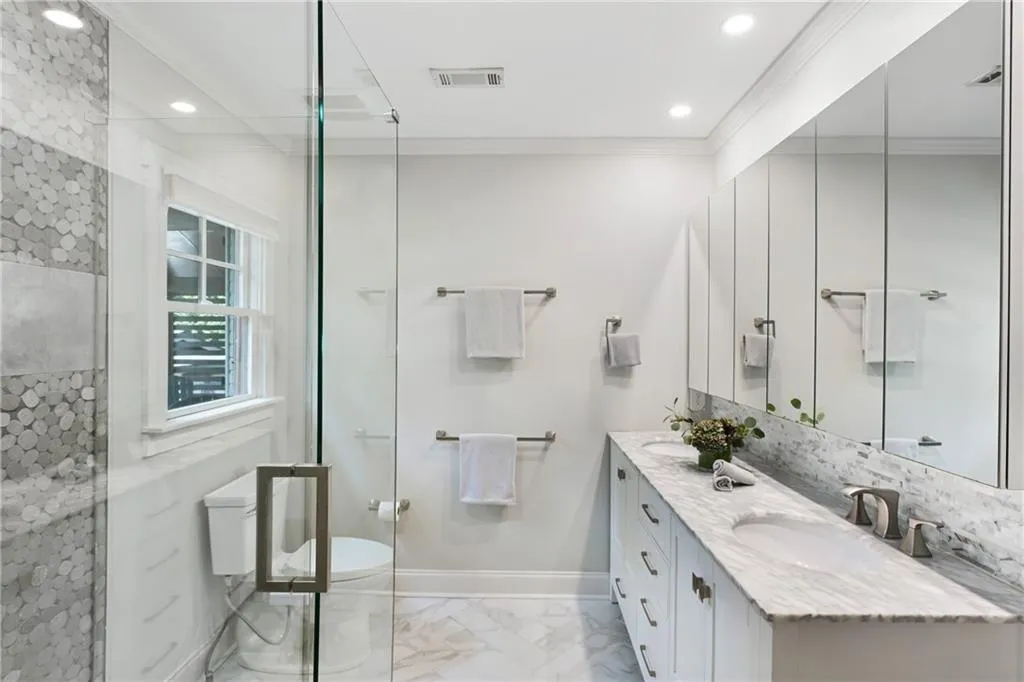 2067 Fairhaven Circle Ne, Atlanta, Georgia 30305, 2 Bedrooms Bedrooms, ,2 BathroomsBathrooms,Residential,For Sale,2067 Fairhaven Circle Ne,7637398