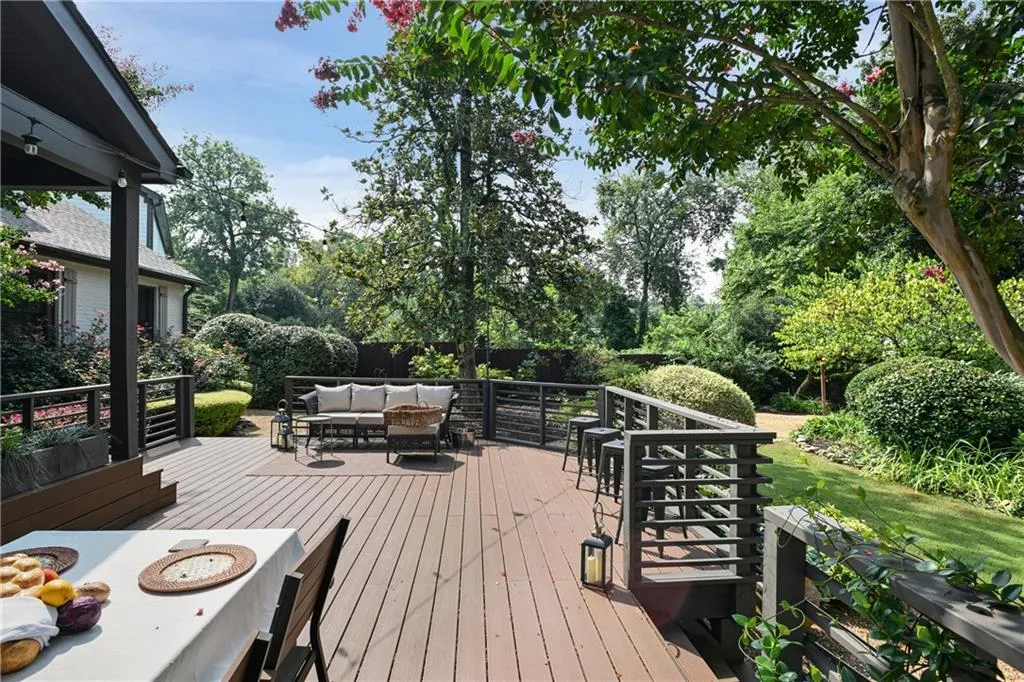 2067 Fairhaven Circle Ne, Atlanta, Georgia 30305, 2 Bedrooms Bedrooms, ,2 BathroomsBathrooms,Residential,For Sale,2067 Fairhaven Circle Ne,7637398