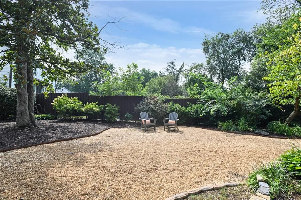 2067 Fairhaven Circle Ne, Atlanta, Georgia 30305, 2 Bedrooms Bedrooms, ,2 BathroomsBathrooms,Residential,For Sale,2067 Fairhaven Circle Ne,7637398
