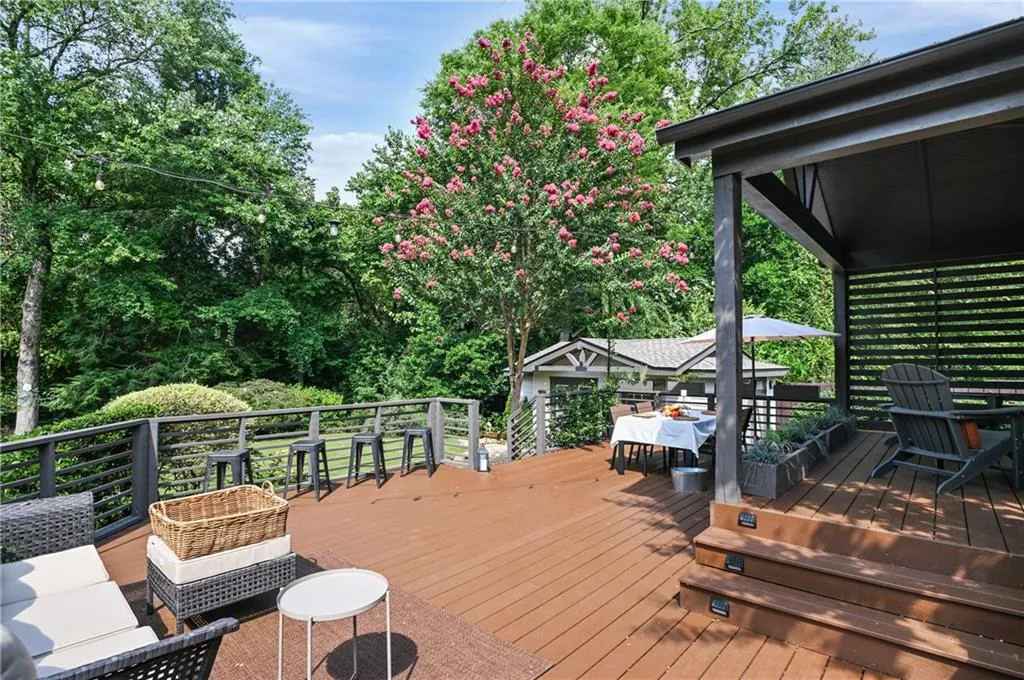 2067 Fairhaven Circle Ne, Atlanta, Georgia 30305, 2 Bedrooms Bedrooms, ,2 BathroomsBathrooms,Residential,For Sale,2067 Fairhaven Circle Ne,7637398