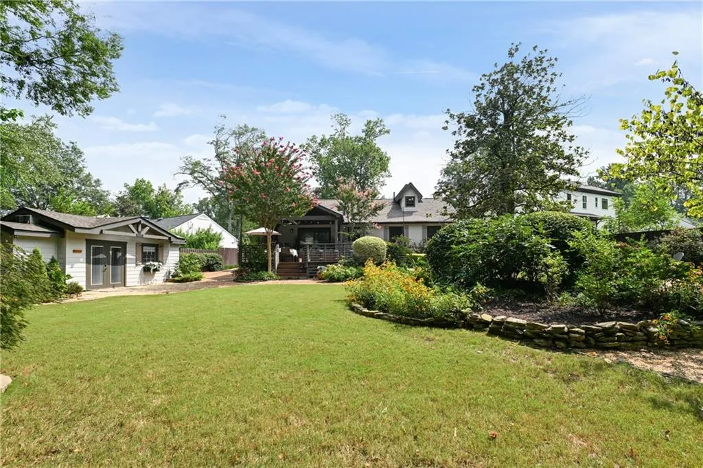 2067 Fairhaven Circle Ne, Atlanta, Georgia 30305, 2 Bedrooms Bedrooms, ,2 BathroomsBathrooms,Residential,For Sale,2067 Fairhaven Circle Ne,7637398