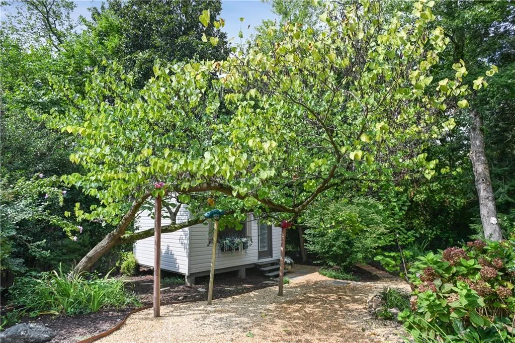 2067 Fairhaven Circle Ne, Atlanta, Georgia 30305, 2 Bedrooms Bedrooms, ,2 BathroomsBathrooms,Residential,For Sale,2067 Fairhaven Circle Ne,7637398