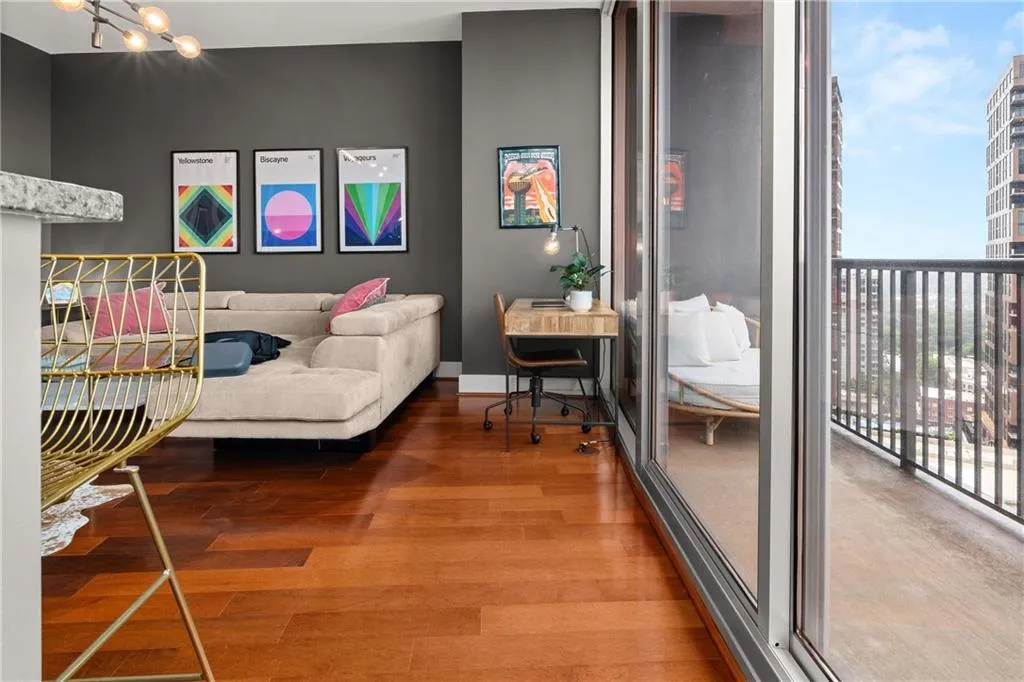 1080 Peachtree Street Ne Unit 2108, Atlanta, Georgia 30309, 1 Bedroom Bedrooms, ,1 BathroomBathrooms,Residential,For Sale,1080 Peachtree Street Ne Unit 2108,7523397