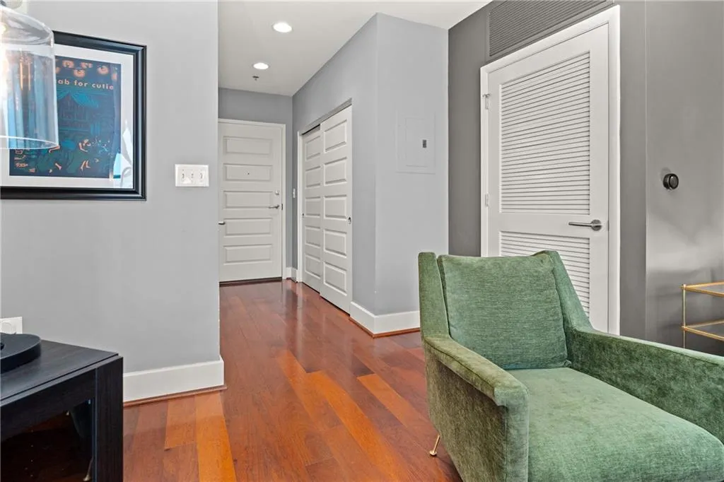 1080 Peachtree Street Ne Unit 2108, Atlanta, Georgia 30309, 1 Bedroom Bedrooms, ,1 BathroomBathrooms,Residential,For Sale,1080 Peachtree Street Ne Unit 2108,7523397