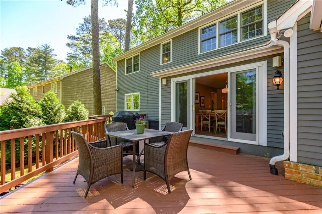 280 Old College Way, Atlanta, Georgia 30328, 5 Bedrooms Bedrooms, ,3 BathroomsBathrooms,Residential,Sold,280 Old College Way,6538184