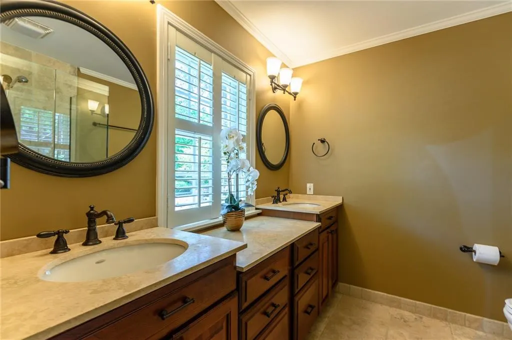 280 Old College Way, Atlanta, Georgia 30328, 5 Bedrooms Bedrooms, ,3 BathroomsBathrooms,Residential,Sold,280 Old College Way,6538184