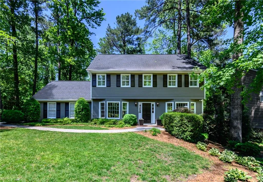 280 Old College Way, Atlanta, Georgia 30328, 5 Bedrooms Bedrooms, ,3 BathroomsBathrooms,Residential,Sold,280 Old College Way,6538184