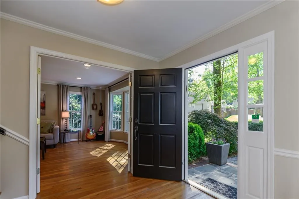 280 Old College Way, Atlanta, Georgia 30328, 5 Bedrooms Bedrooms, ,3 BathroomsBathrooms,Residential,Sold,280 Old College Way,6538184