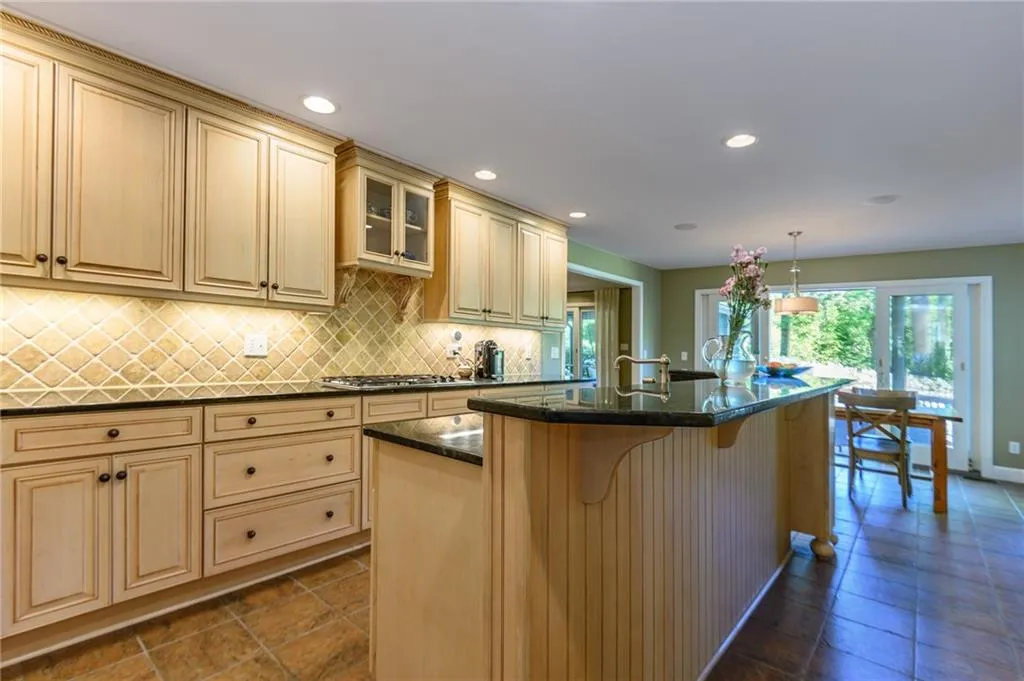 280 Old College Way, Atlanta, Georgia 30328, 5 Bedrooms Bedrooms, ,3 BathroomsBathrooms,Residential,Sold,280 Old College Way,6538184