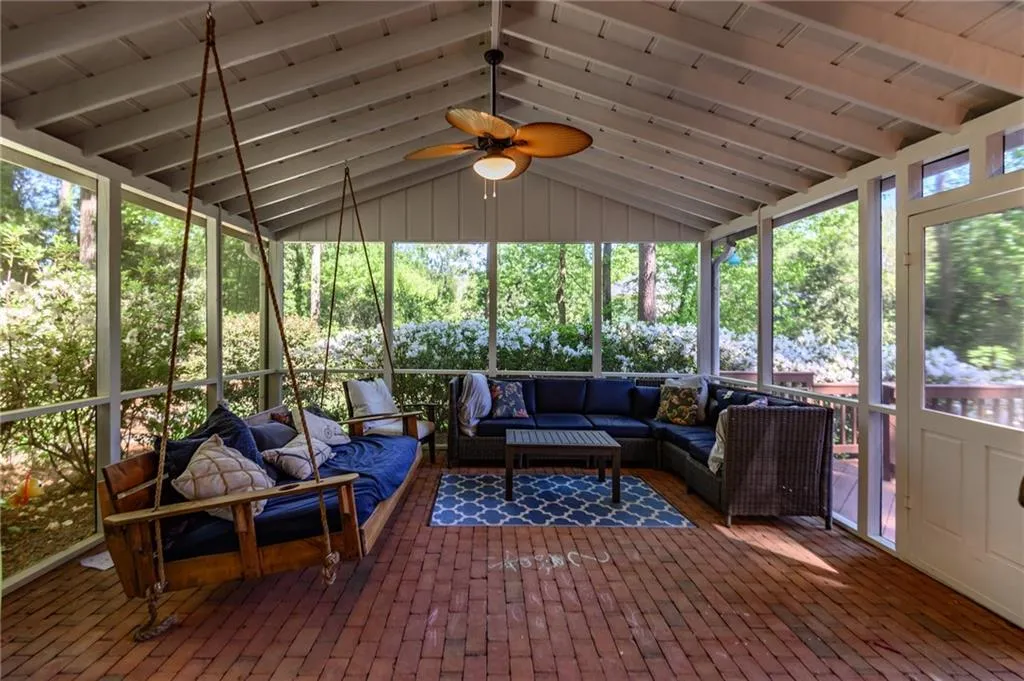 280 Old College Way, Atlanta, Georgia 30328, 5 Bedrooms Bedrooms, ,3 BathroomsBathrooms,Residential,Sold,280 Old College Way,6538184