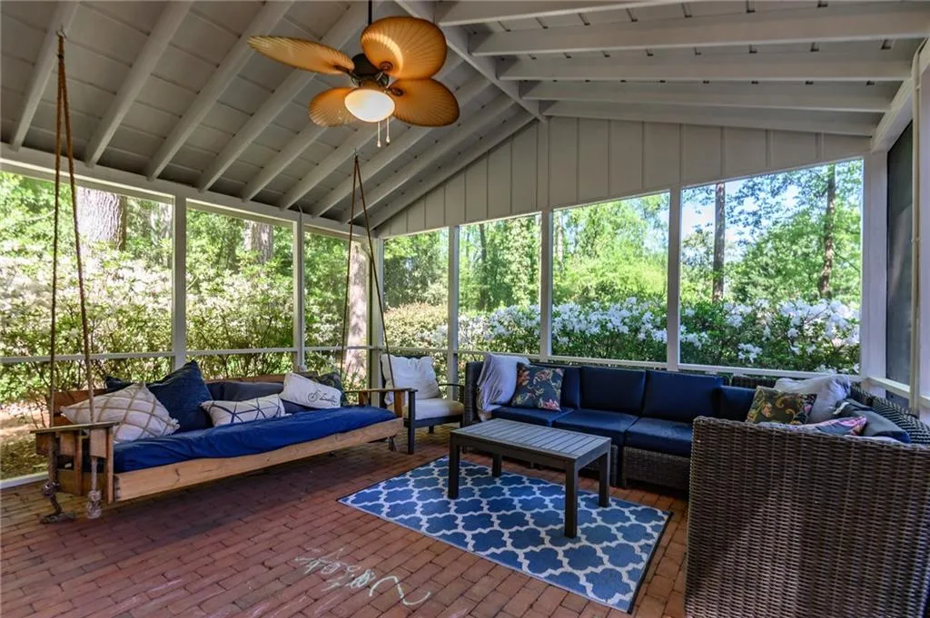 280 Old College Way, Atlanta, Georgia 30328, 5 Bedrooms Bedrooms, ,3 BathroomsBathrooms,Residential,Sold,280 Old College Way,6538184
