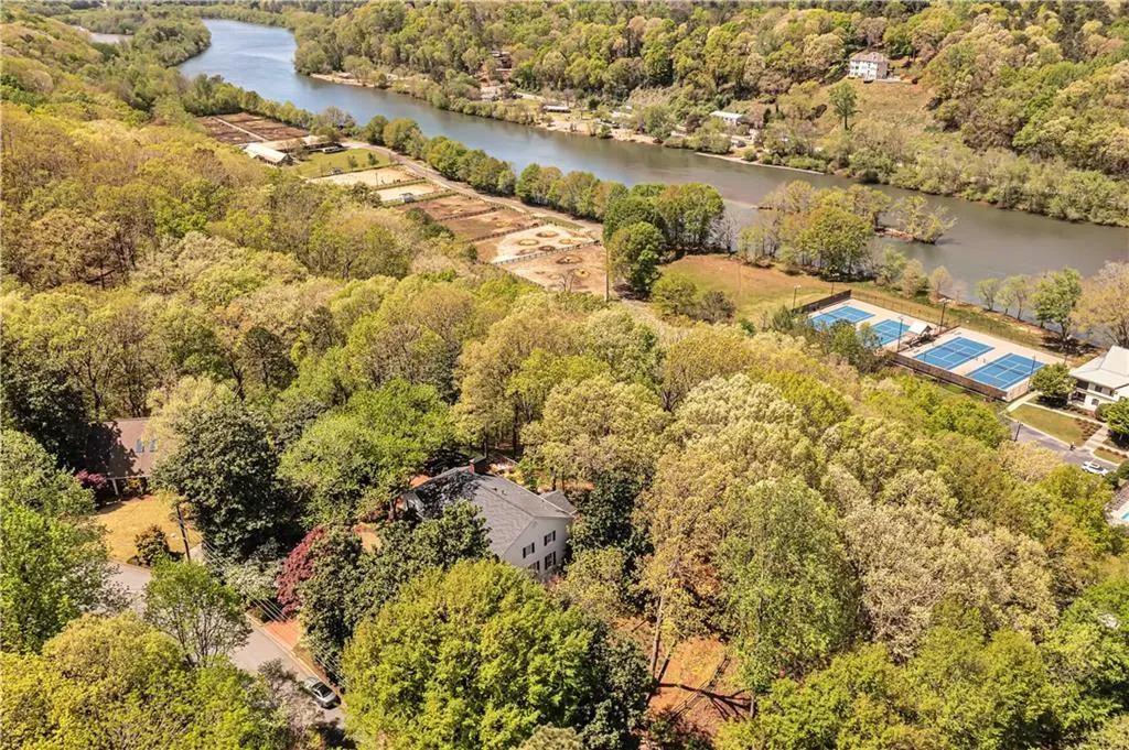 9030 River Run, Sandy Springs, Georgia 30350, 5 Bedrooms Bedrooms, ,4 BathroomsBathrooms,Residential,Sold,9030 River Run,7033039