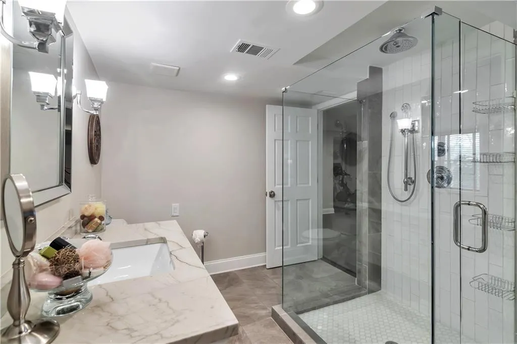 9030 River Run, Sandy Springs, Georgia 30350, 5 Bedrooms Bedrooms, ,4 BathroomsBathrooms,Residential,Sold,9030 River Run,7033039